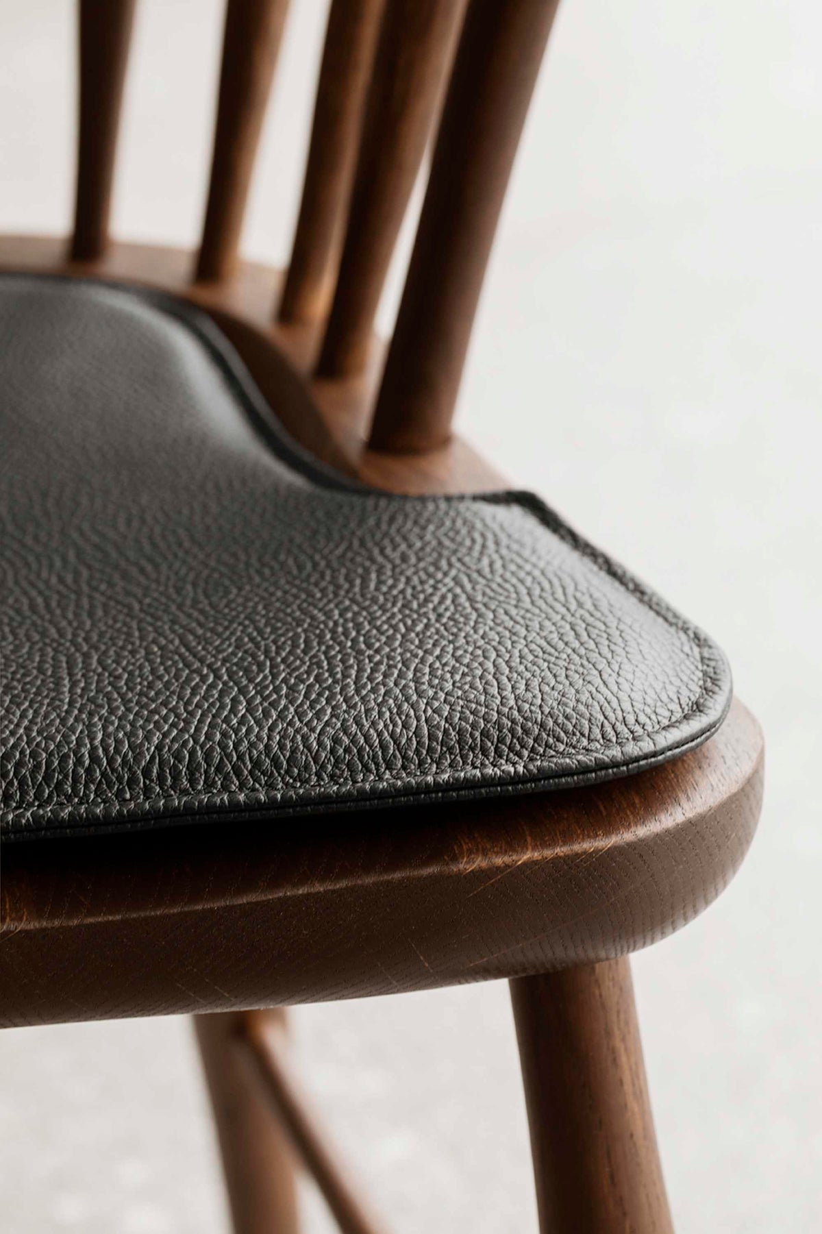 Carl Hansen CU FH38 pute til Windsor Chair – miljøbilde