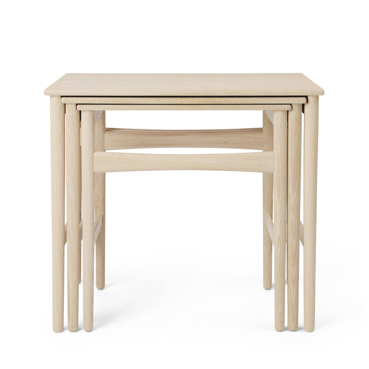 Carl Hansen CH004 Nesting Tables settbord – Eik, såpe