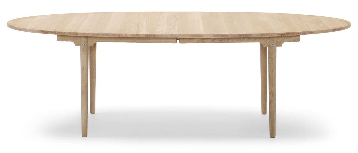 Carl Hansen CH339 spisebord – Med uttrekk til to ileggsplater, Eik, såpe