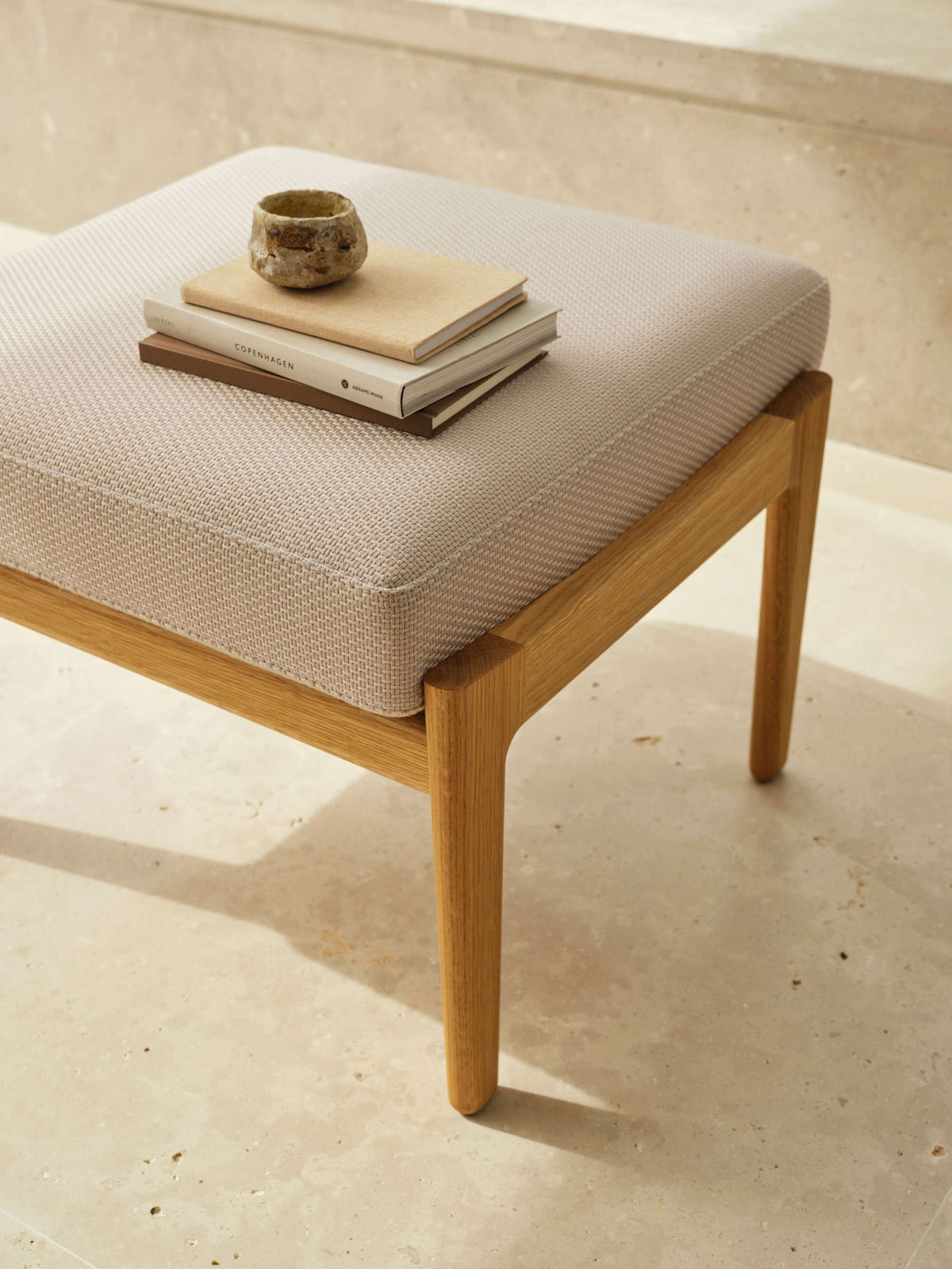 Carl Hansen CH290F fotskammel – miljøbilde