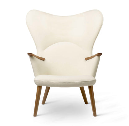 Carl Hansen CH78 Mama Bear – valnøtt, lakk, tekstilgruppe 1