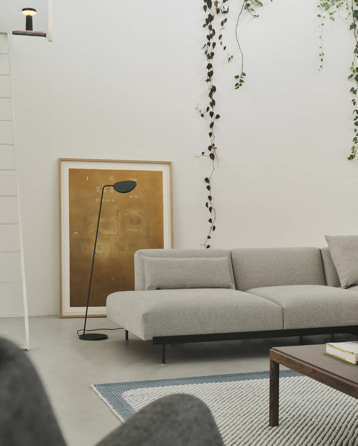 Muuto Leaf gulvlampe. Velg farge