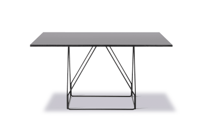 Fredericia JG Table 140 × 140 cm. Velg understell og bordplate