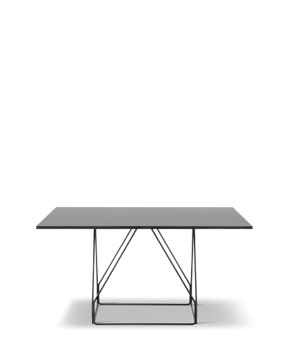 Fredericia JG Table 140 × 140 cm. Velg understell og bordplate.
