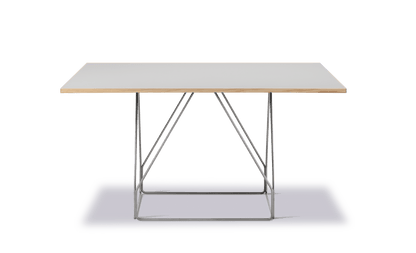 Fredericia JG Table 140 × 140 cm. Velg understell og bordplate