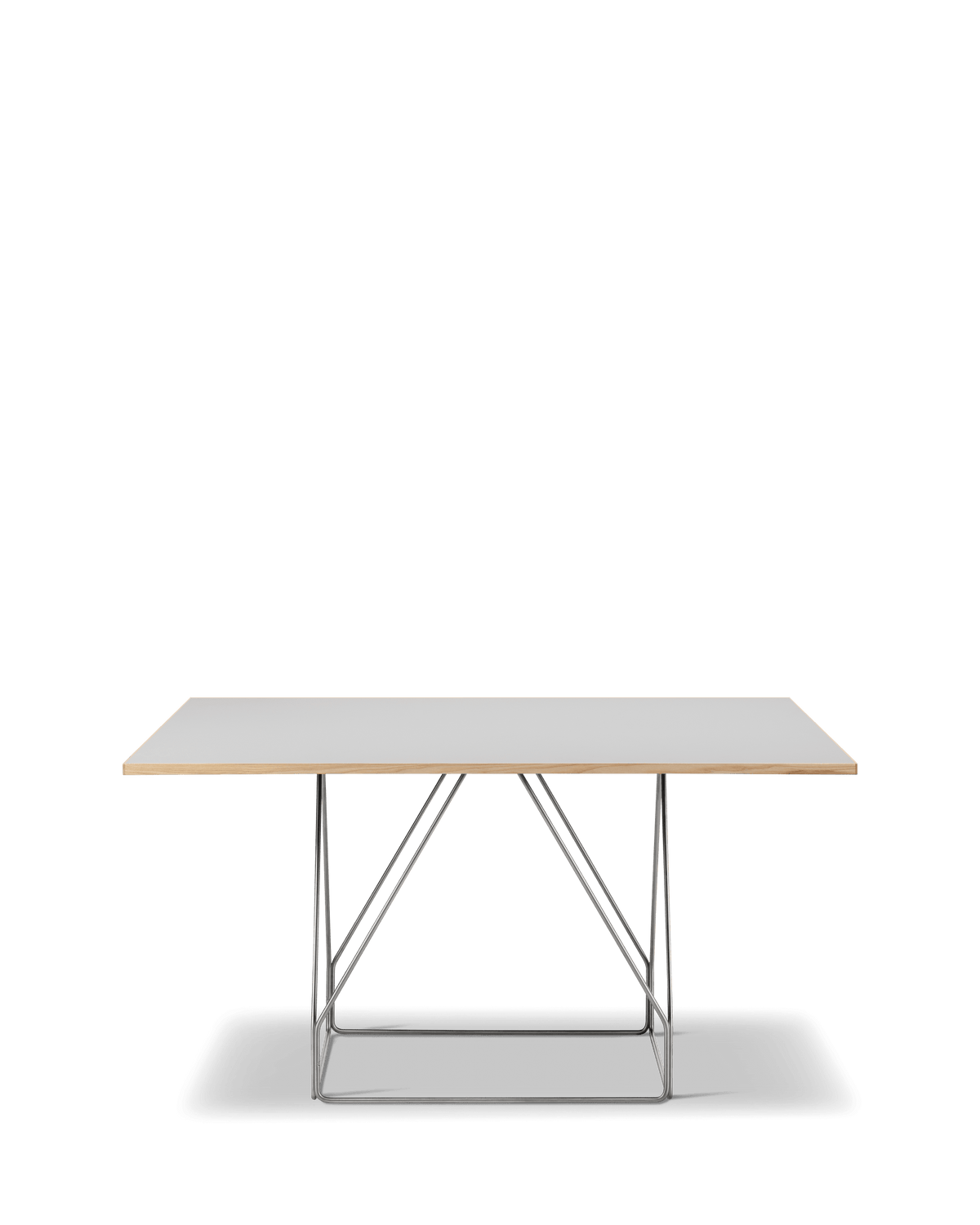 Fredericia JG Table 140 × 140 cm. Velg understell og bordplate.