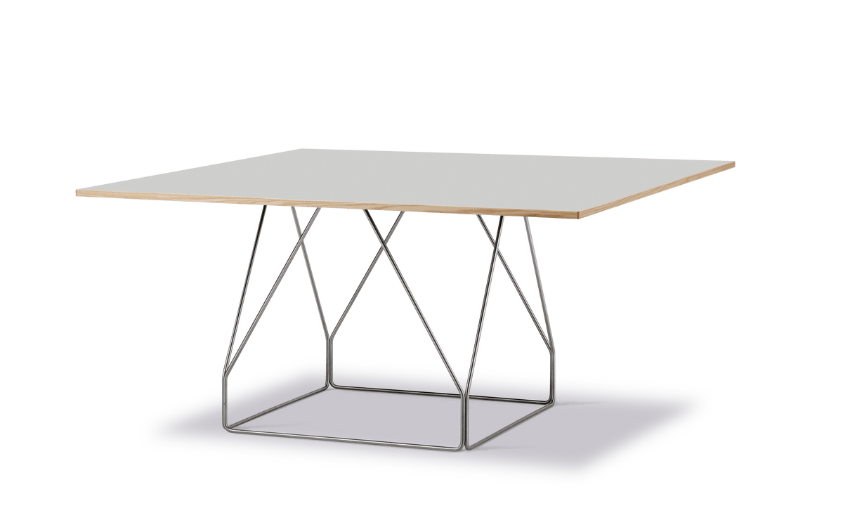 Fredericia JG Table 140 × 140 cm. Velg understell og bordplate