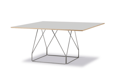 Fredericia JG Table 140 × 140 cm. Velg understell og bordplate