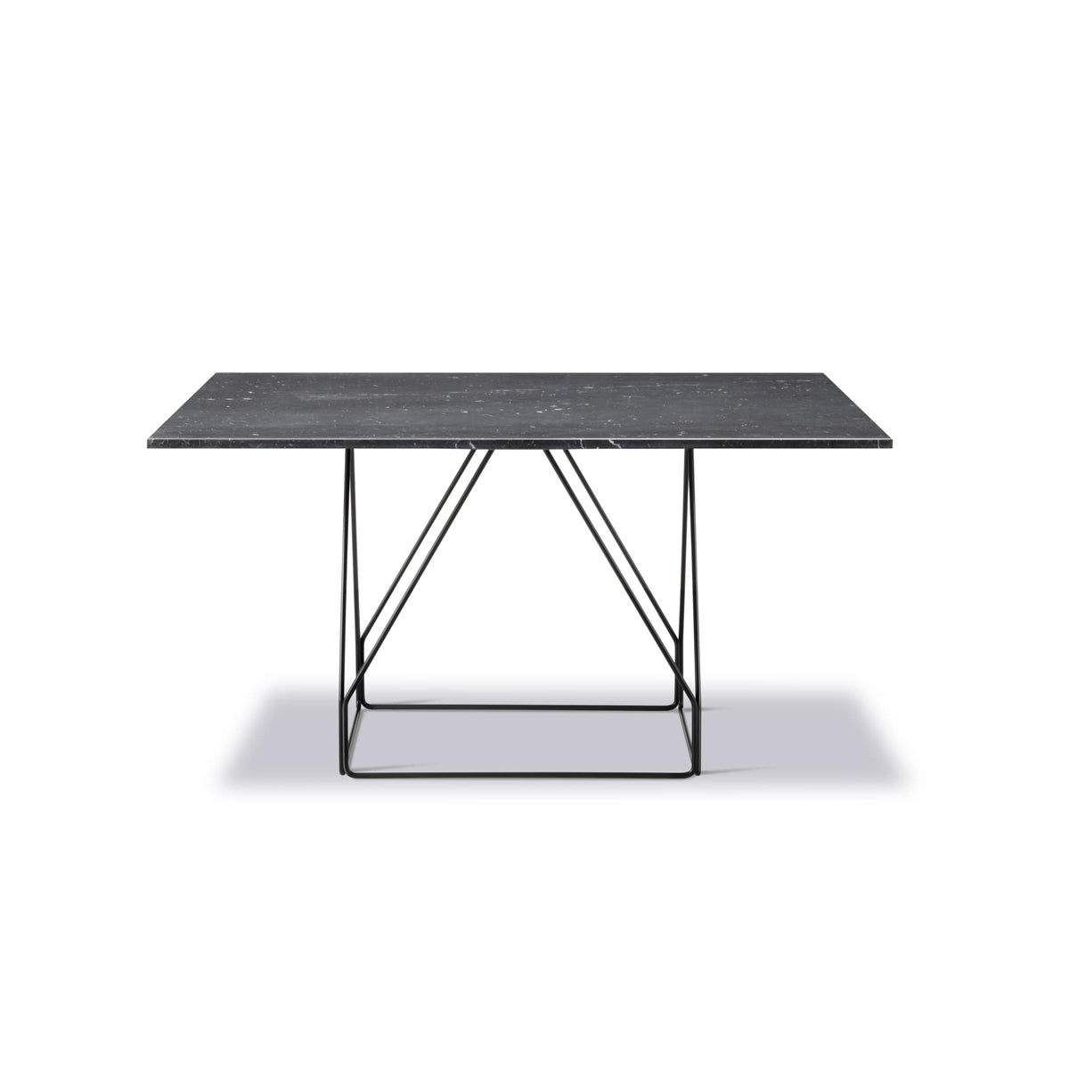 Fredericia JG Table 140 × 140 cm. Velg understell og bordplate