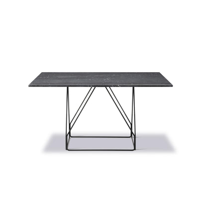 Fredericia JG Table 140 × 140 cm. Velg understell og bordplate
