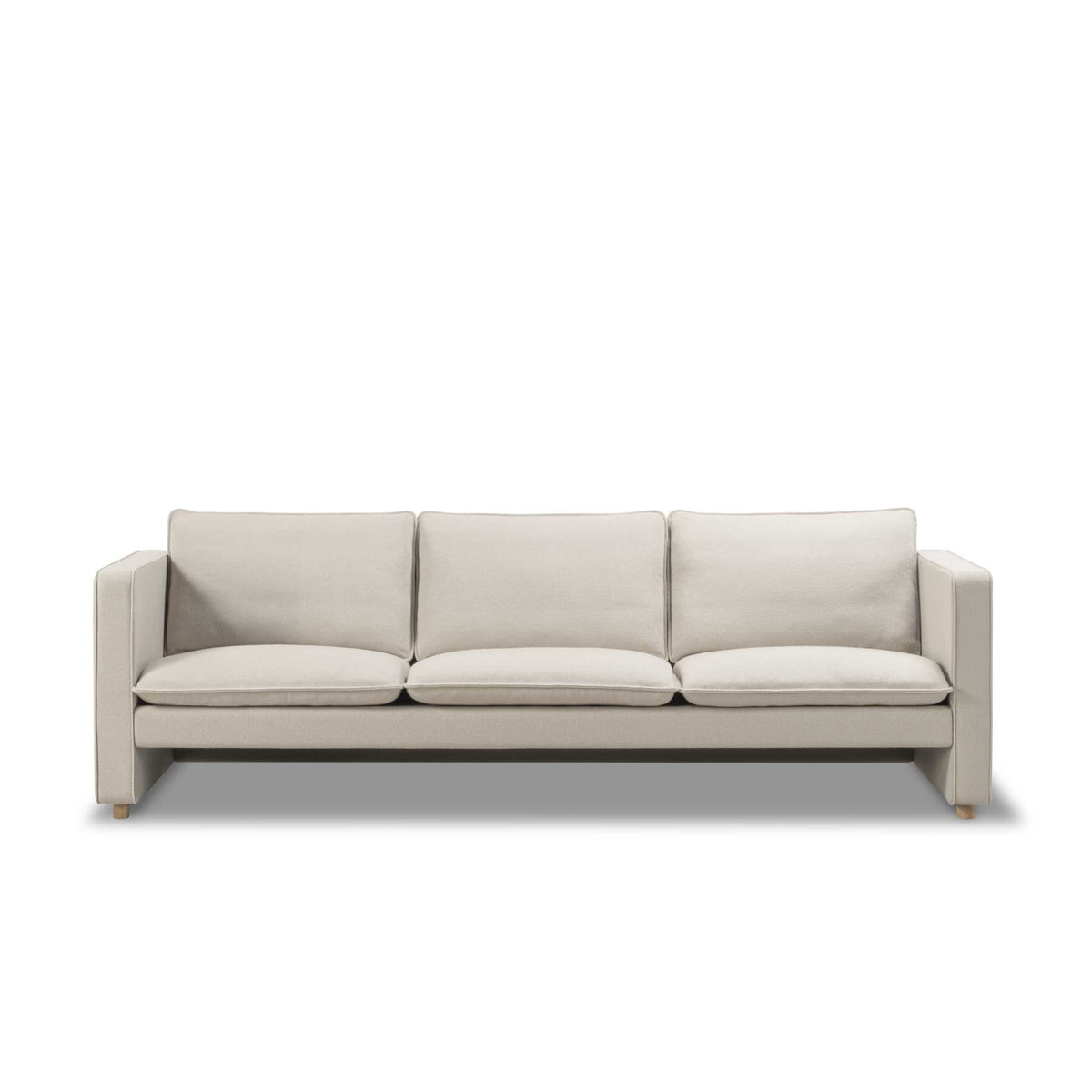 Fredericia Jota sofa 231 cm, 3-seter. Velg tekstil og armputer