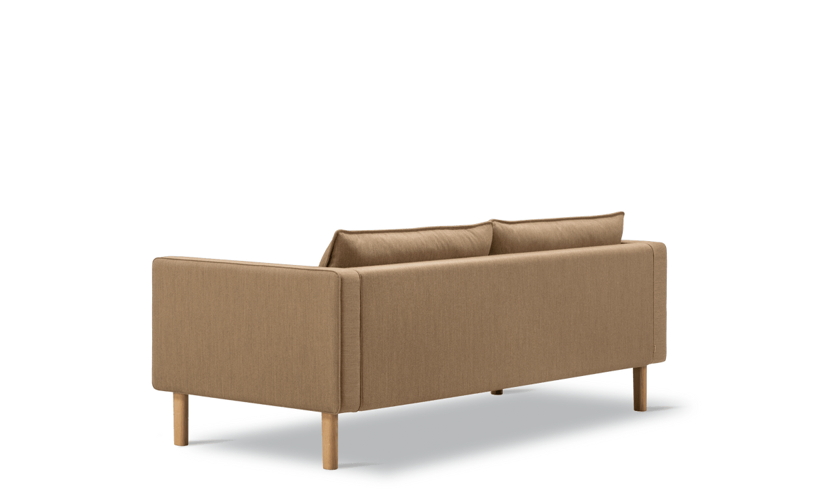Fredericia Jota sofa på ben, 185 cm, 2-seter. Velg tekstil og armputer