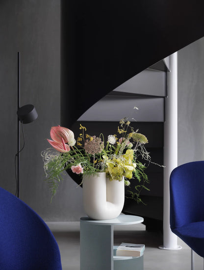 Muuto Post gulvlampe. Velg farge