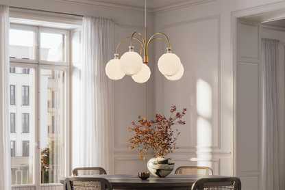 LE KLINT Modell 101 lysekrone Ø66 cm, messing i interiør