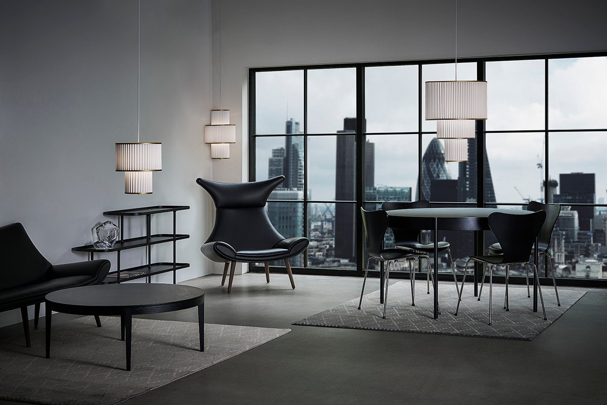 LE KLINT Modell 111 Plivello pendel Ø30 × H49 cm i interiør