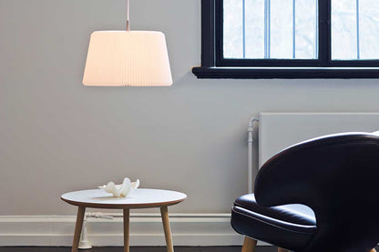 LE KLINT Modell 120 Snowdrop pendel i interiør