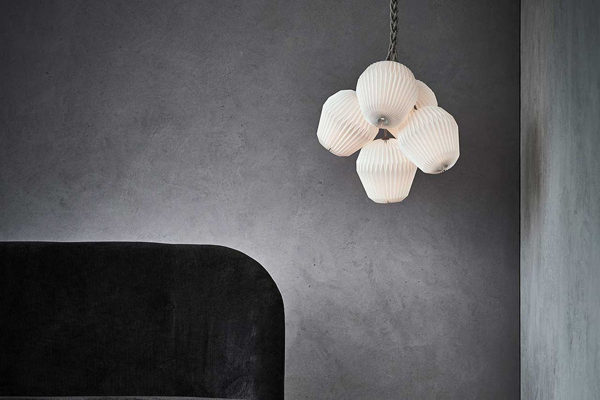 LE KLINT Modell 130 Bouquet 5 lysekrone i interiør