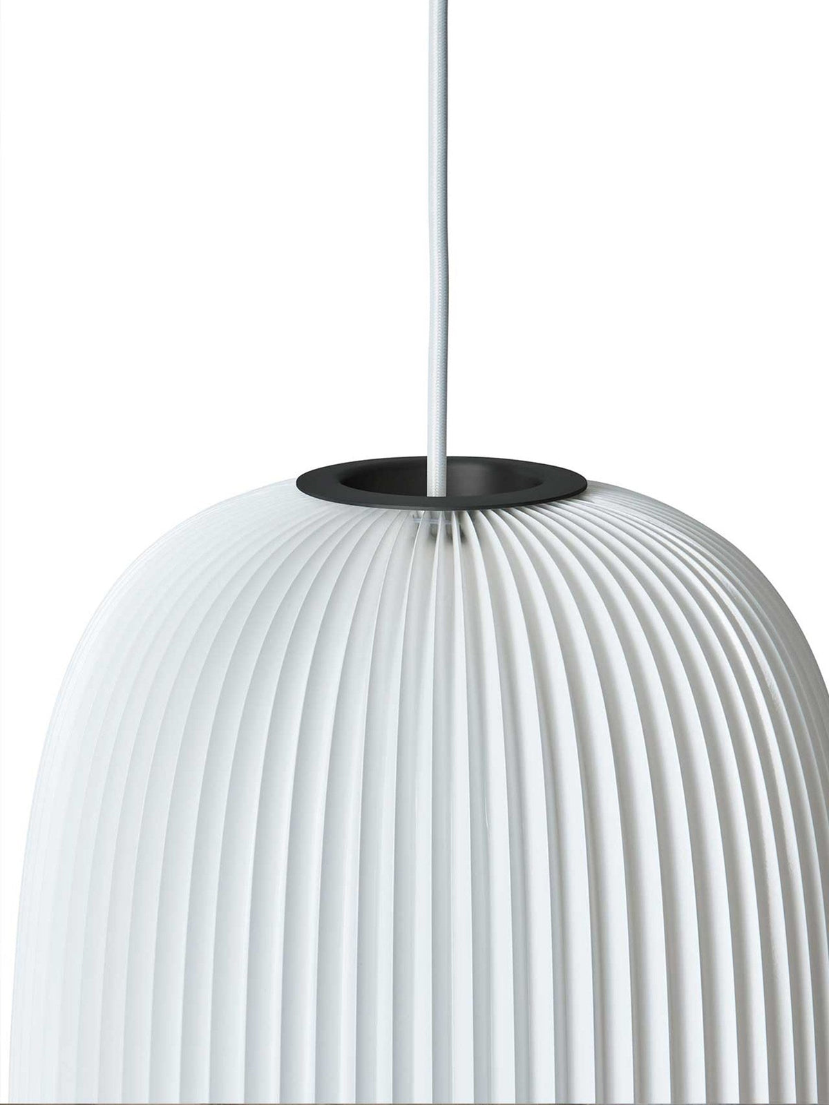 LE KLINT Modell 133 Lamella 2 pendel Ø30 × H52 cm – detalj