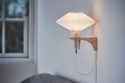 LE KLINT Modell 204 Mushroom vegglampe i interiør
