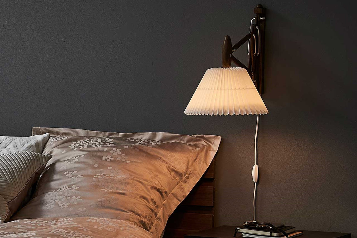 LE KLINT Sax 223 vegglampe, kort arm, skjerm 2/17 i interiør