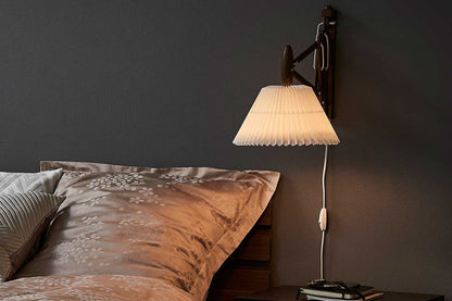 LE KLINT Sax 223 vegglampe, kort arm, skjerm 2/17 i interiør