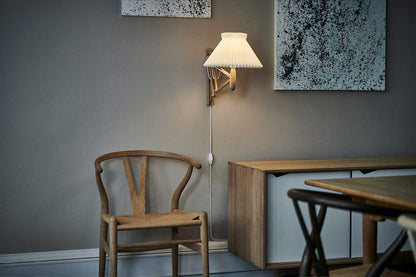 LE KLINT Sax 224 vegglampe, kort arm, skjerm 1/17 i interiør