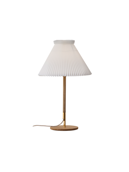 LE KLINT Modell 328 LK80 bordlampe H70 cm – Lys eik, Standard (plastfolie)