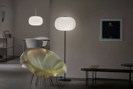 LE KLINT Modell 332 Lamella gulvlampe H150 cm i interiør