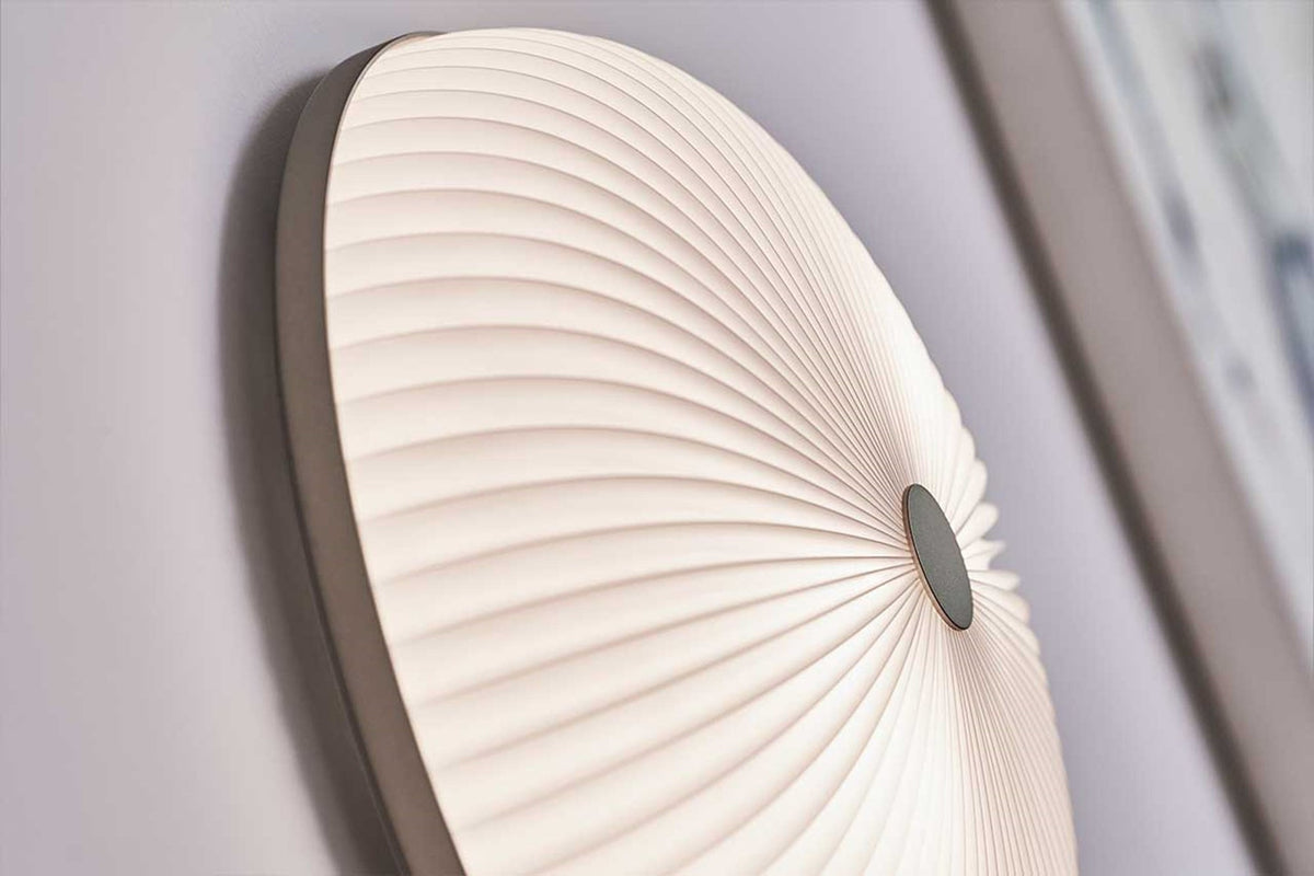 LE KLINT Modell 235 Lamella tak- og vegglampe Ø35 cm – detalj