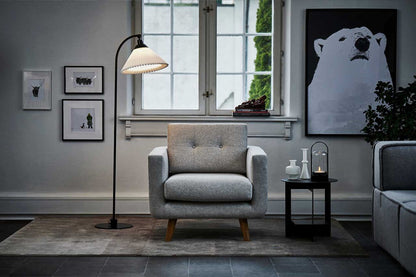LE KLINT Modell 368 gulvlampe H142 cm, sort i interiør