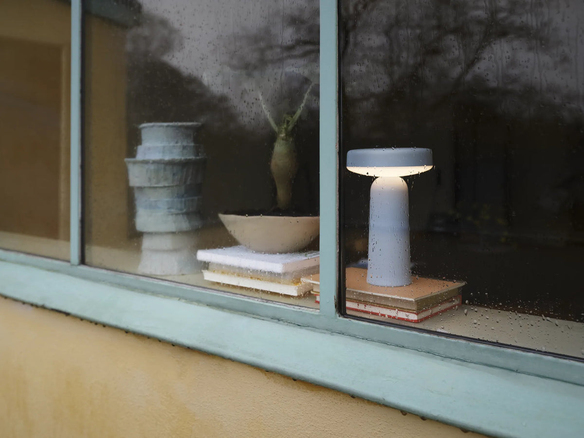 Muuto Ease oppladbar bordlampe. Velg farge