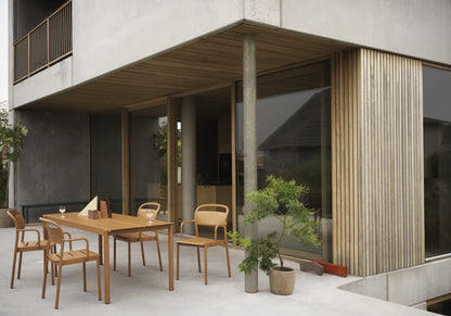 Muuto Linear Steel utebord. Velg størrelse og farge