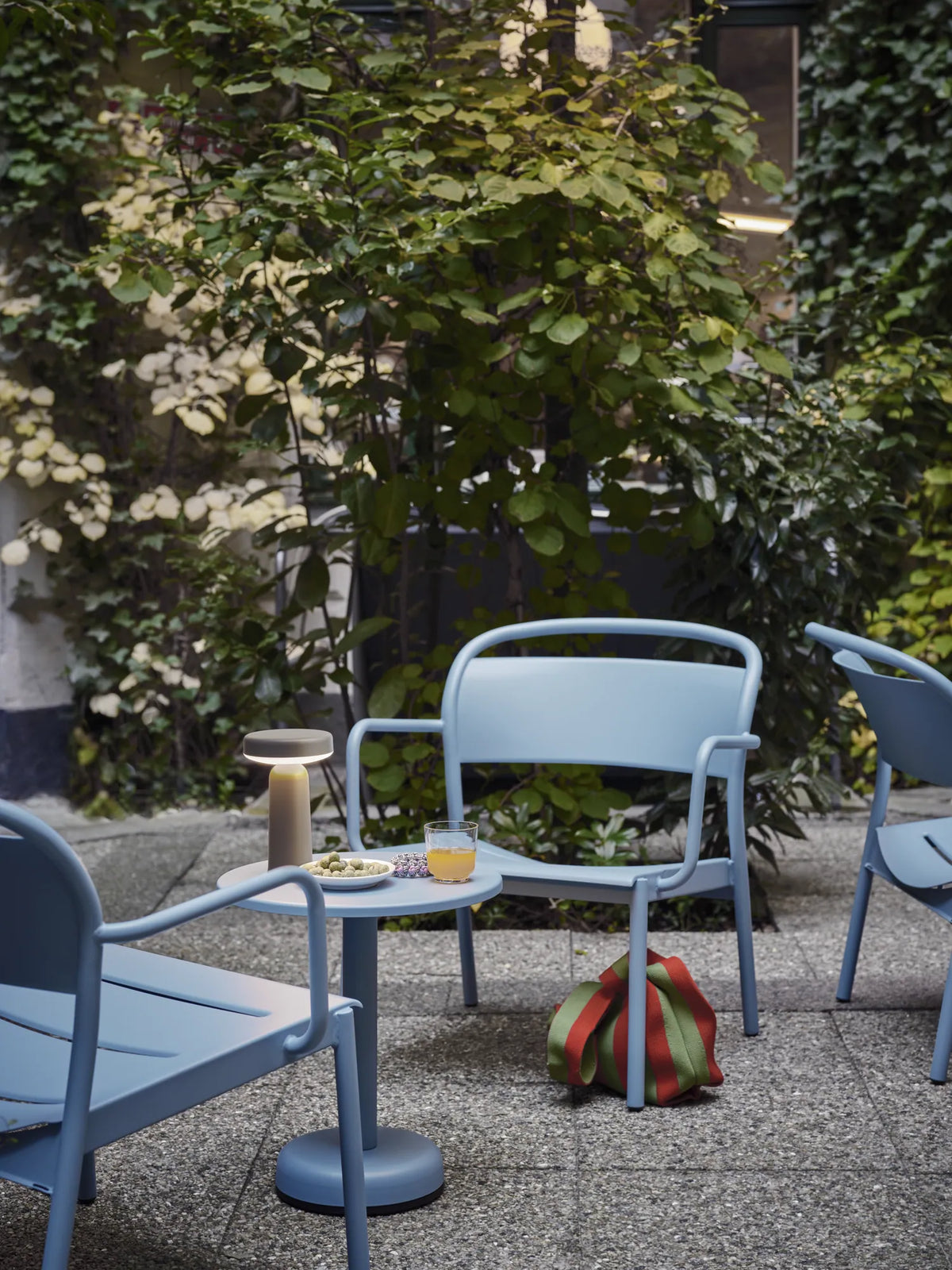 Muuto Linear Steel loungestol ute. Velg farge