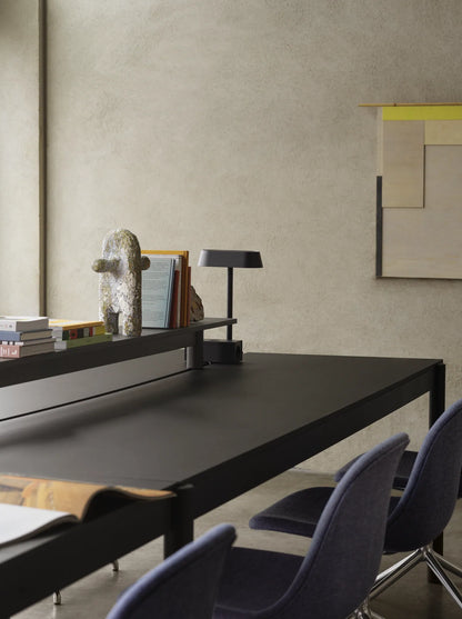 Muuto Linear System endemodul skrivebord. Velg størrelse og utførelse