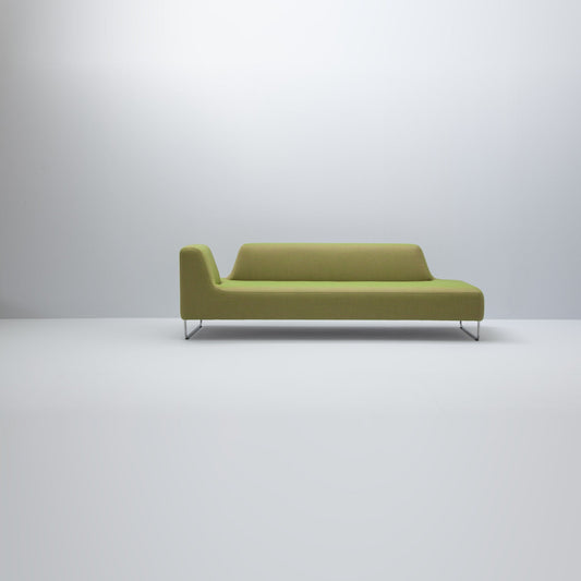 LK Hjelle Ugo 304 3-seter med rygg, uten armer. Velg tekstil.