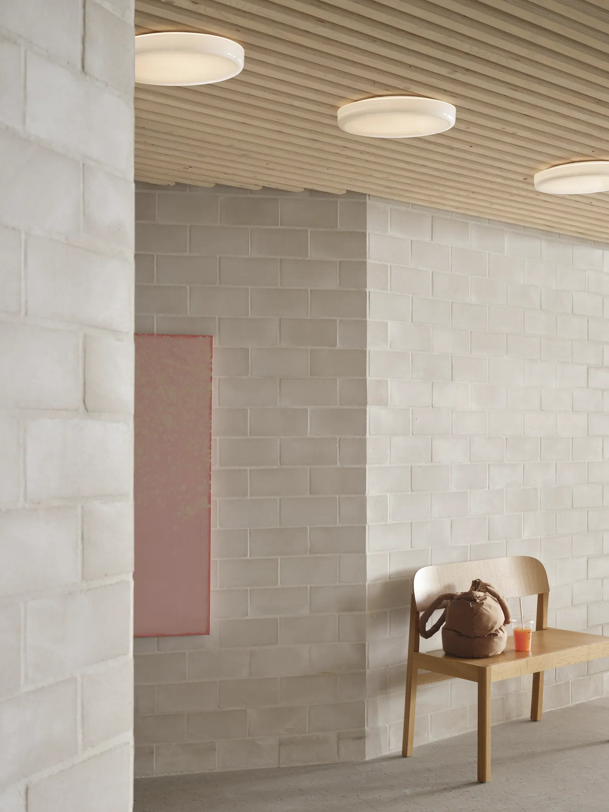 Muuto Looped vegg-/taklampe Ø35. Velg modell