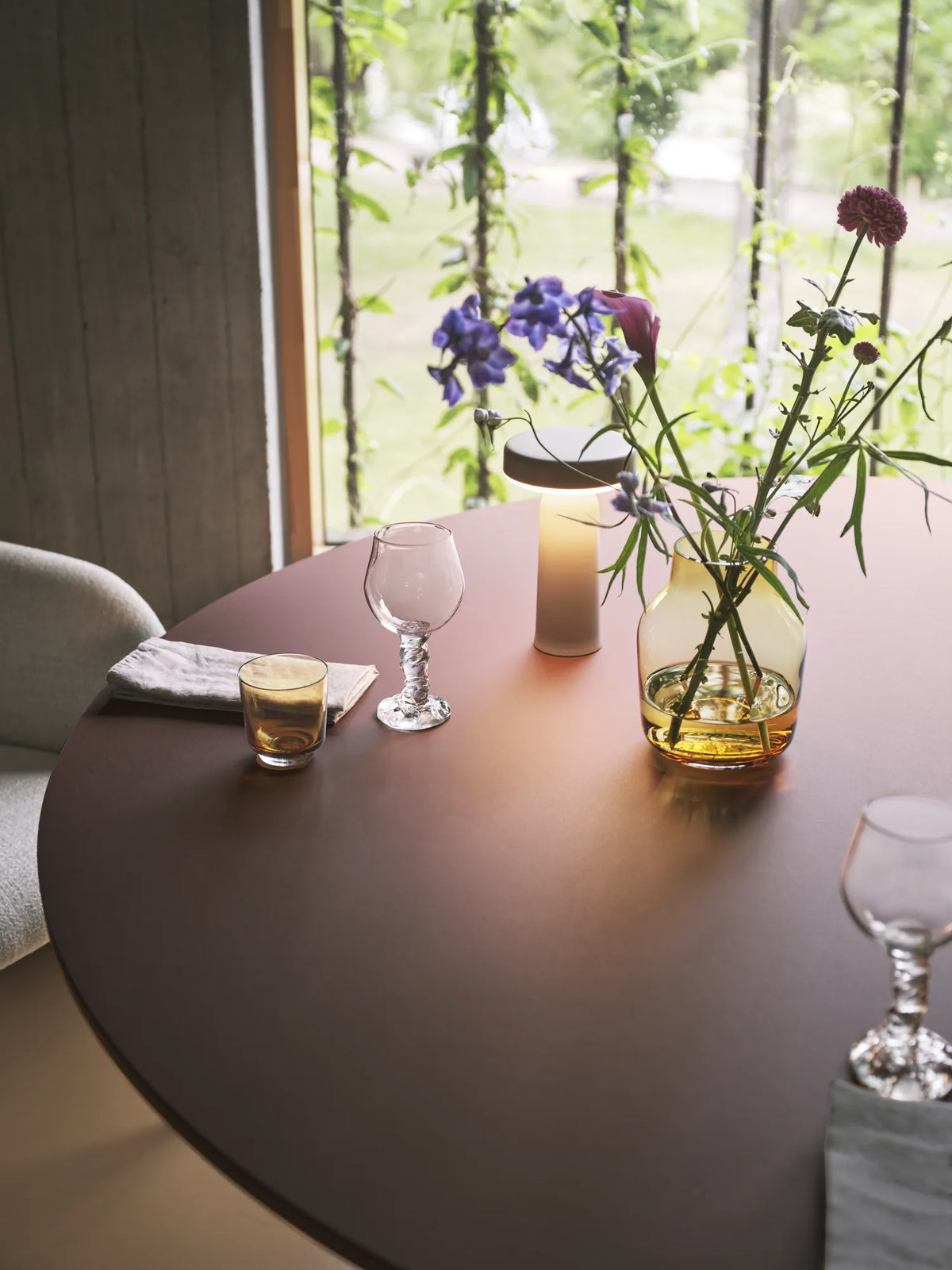 Muuto Ease oppladbar bordlampe. Velg farge