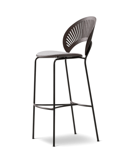 Fredericia Trinidad Barstool setepolstret. Velg tekstil og treverk
