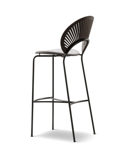 Fredericia Trinidad Barstool setepolstret. Velg tekstil og treverk