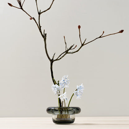 Nedre Foss Sirkel lys grå som ikebana