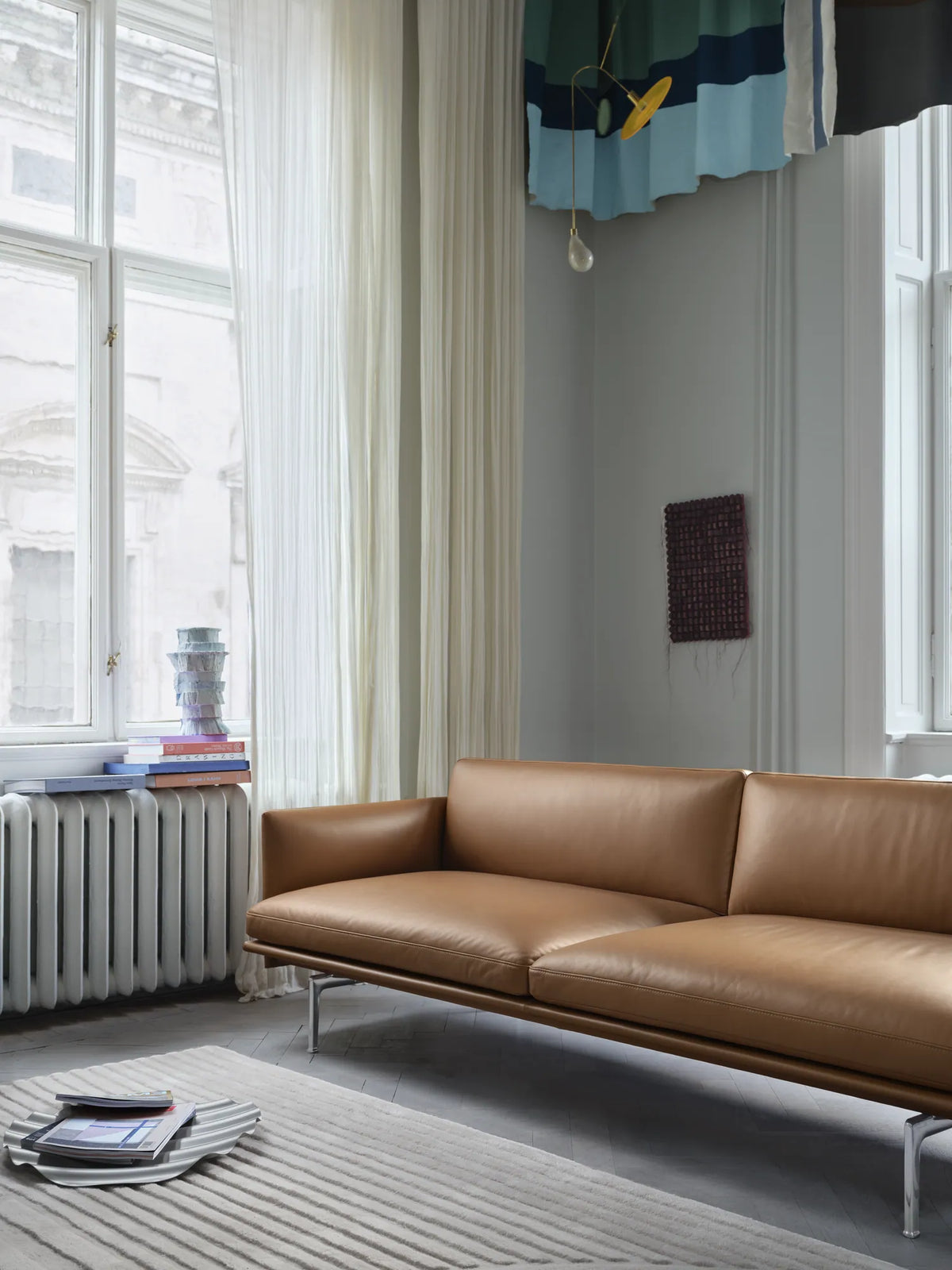 Muuto Wave brett i stål. Steel