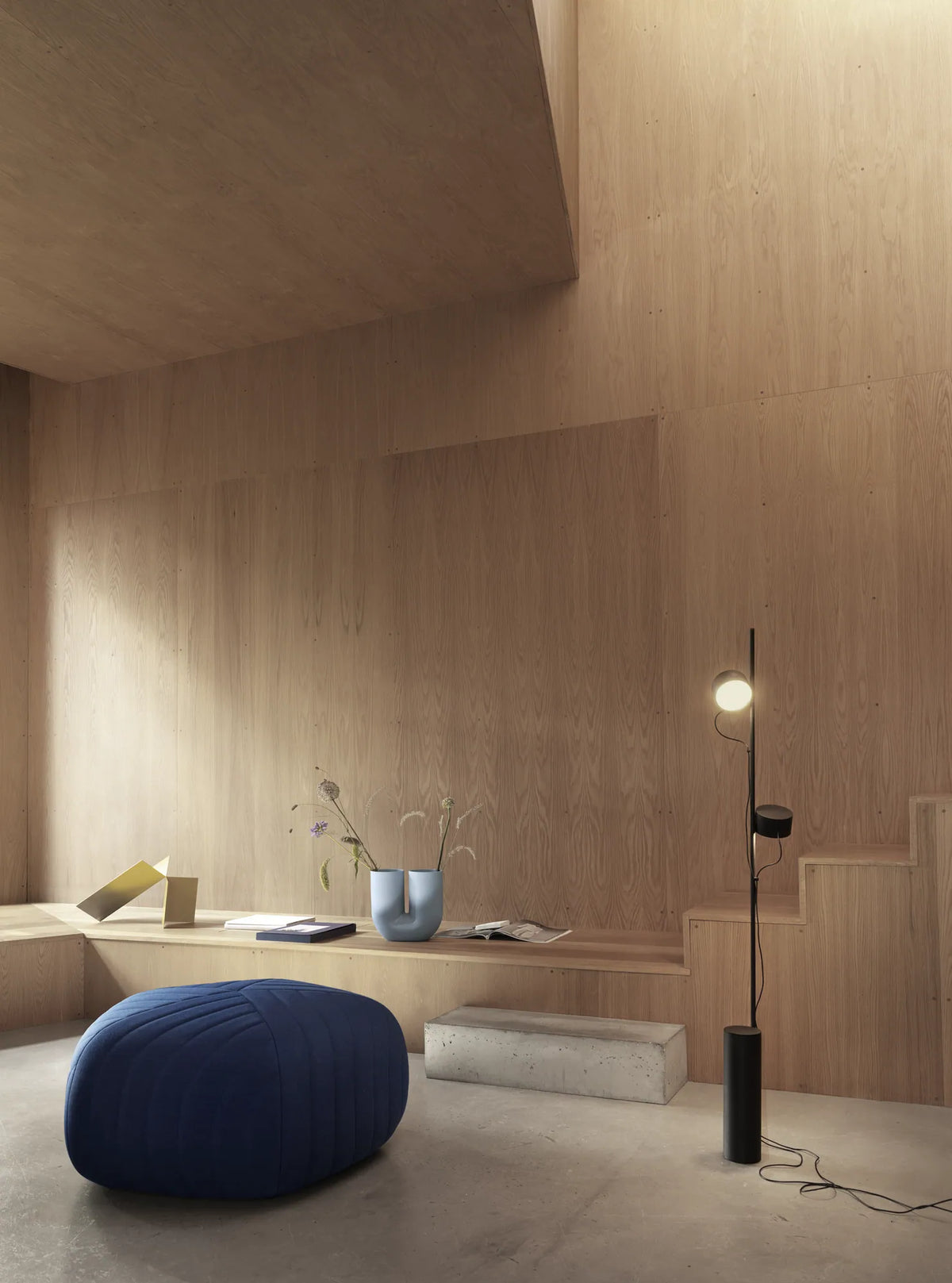 Muuto Post gulvlampe. Velg farge