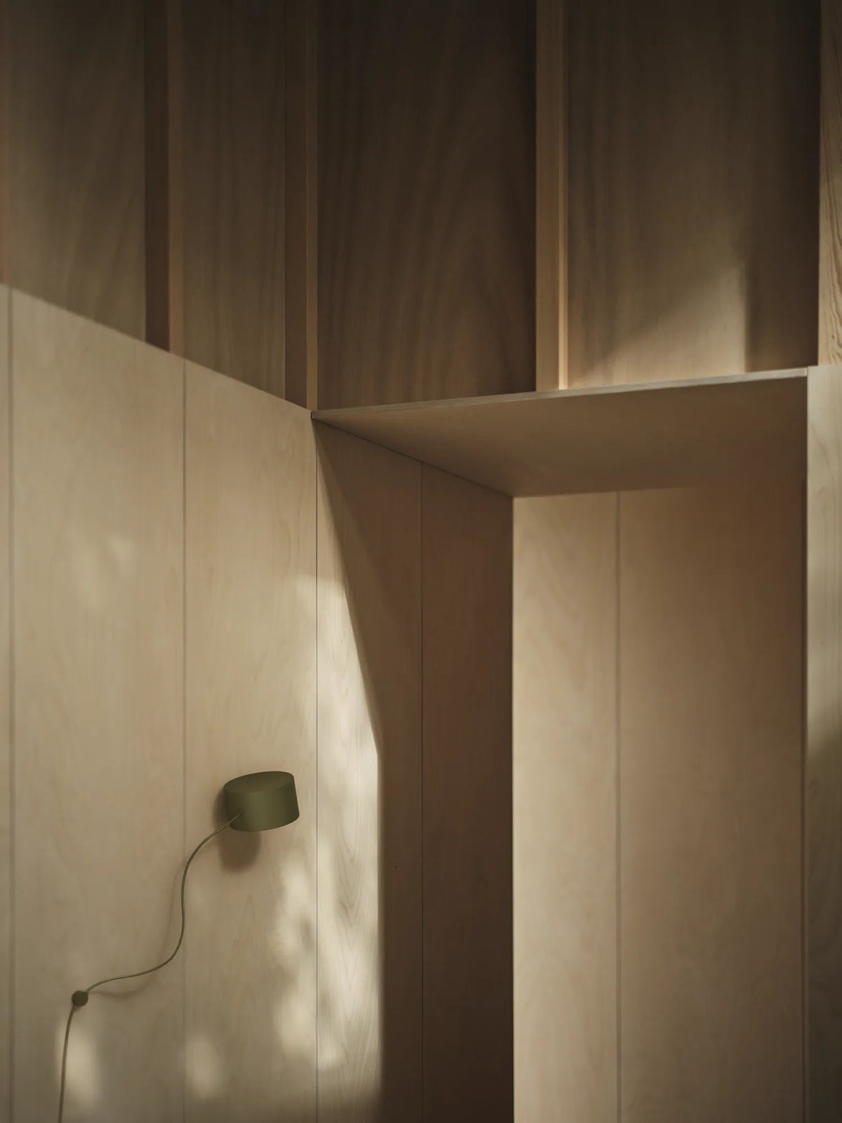 Muuto Post vegglampe. Velg farge