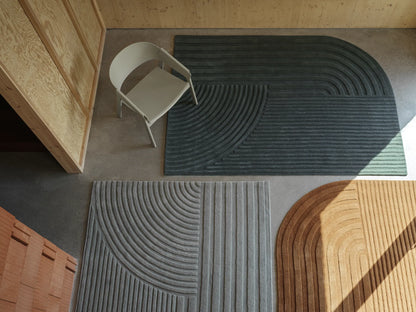 Muuto Cover Lounge Chair lenestol, uten polstring. Velg tre og glidere