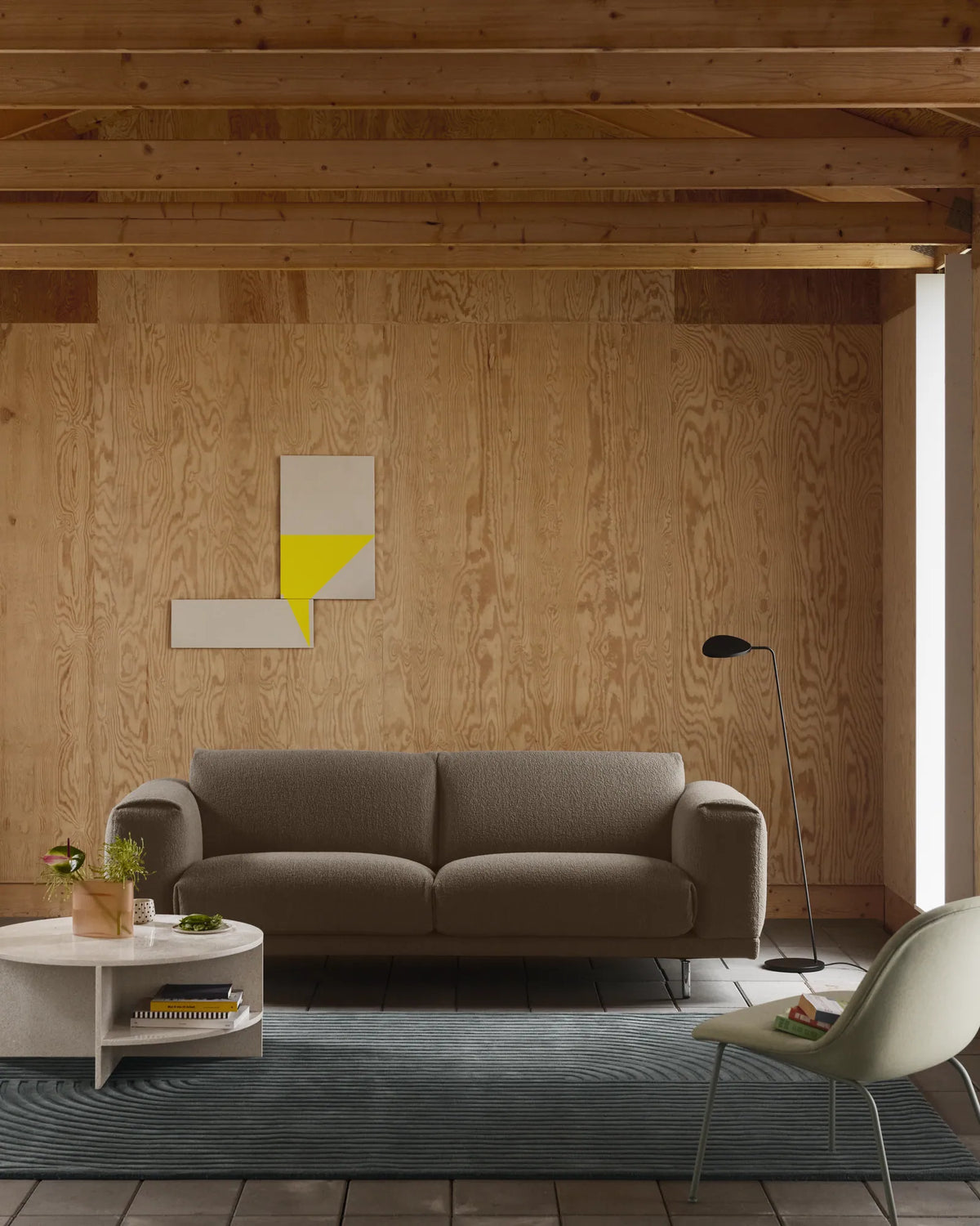 Muuto Fiber Soft Lounge Chair polstret loungestol med rørunderstell. Velg tekstil
