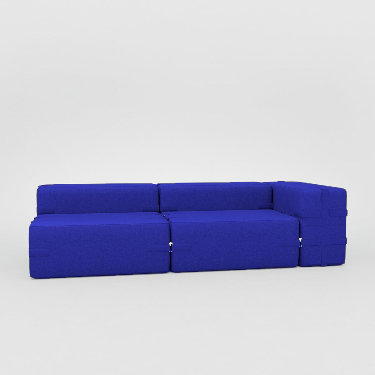 Sofa bygget av blå moduler