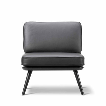 Fredericia Spine Lounge Chair Petit lenestol. Velg tekstil og treverk
