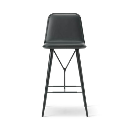 Fredericia Spine Wood Barstool forsidepolstret. Velg tekstil og treverk