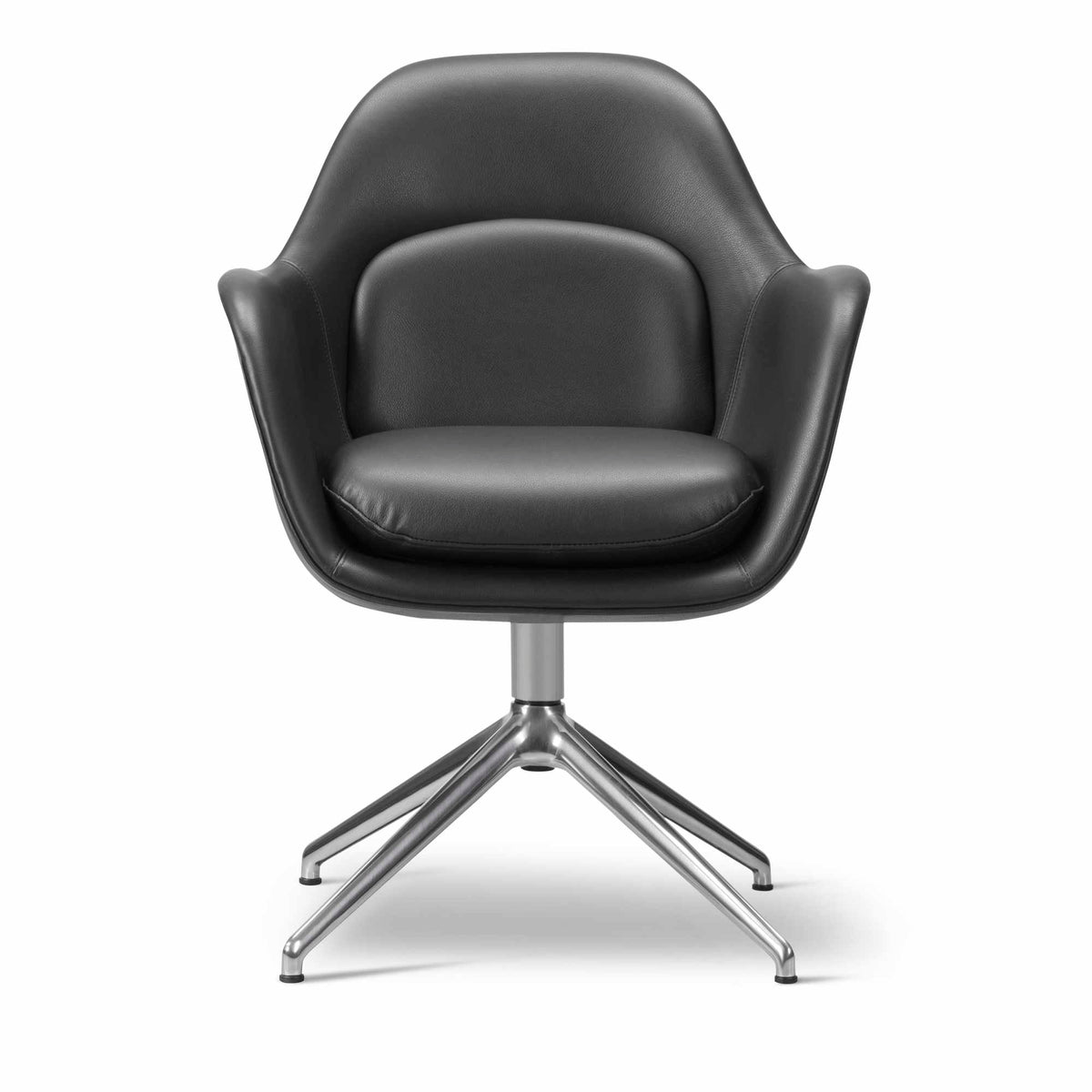 Fredericia Swoon Dining Armchair dreiefot. Velg tekstil