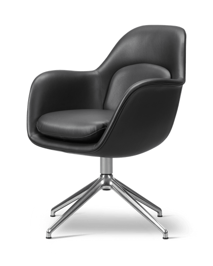 Fredericia Swoon Dining Armchair dreiefot. Velg tekstil